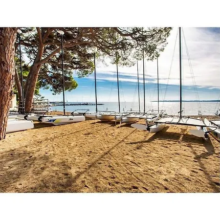 Βίλα Bellevue With Saltwater Pool
